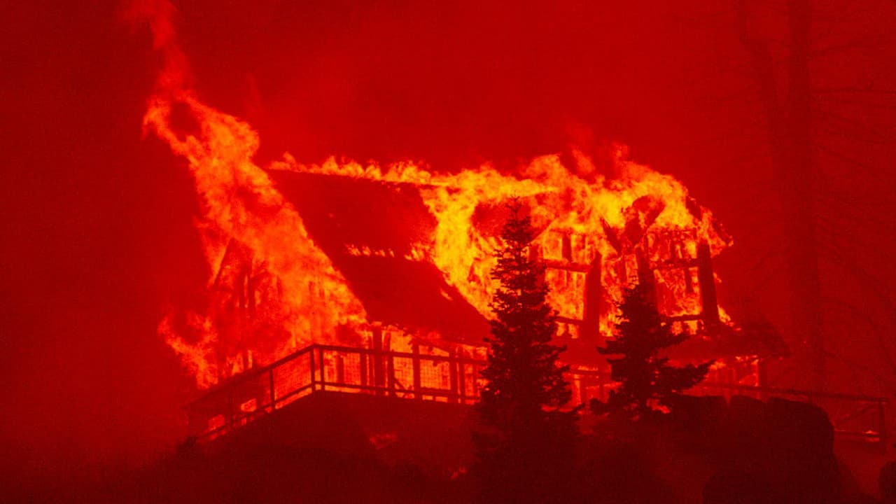 Más de dos millones de californianos viven en zonas de alto riesgo de incendios: regulaciones tratan de protegerlos