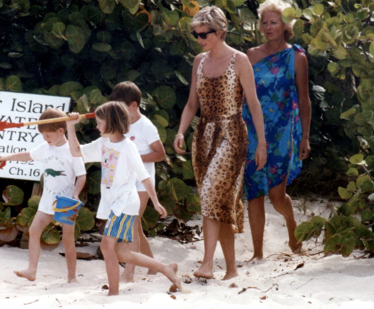 Aún con los múltiples compromisos que adquirió tras convertirse en la princesa Diana de Gales, ella siempre se dio tiempo para compartir bellos momentos con William y Harry.