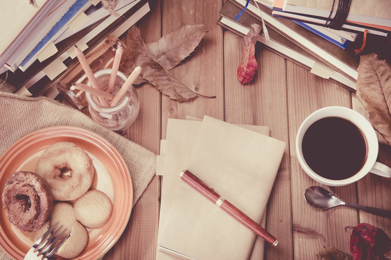 Si trabajas desde tu casa deberás extremar tus precauciones porque podrías extraviar algún documento muy importante. Es vital que no te atolondres y pongas todo en tu sitio, especialmente si te estás mudando este mes. No te detengas ante los obstáculos porque si insistes lograrás recuperar terreno perdido