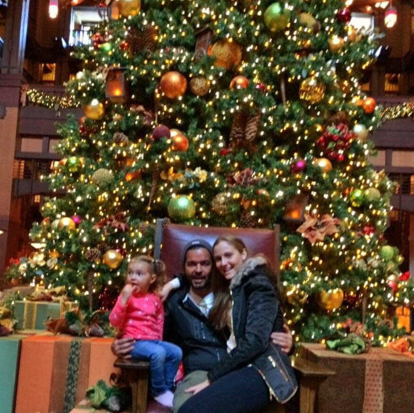 Agregó que recientemente las pequeñas estaban nerviosas porque 
<b>su madre se había encerrado en la habitación con su pareja</b>.
<br>