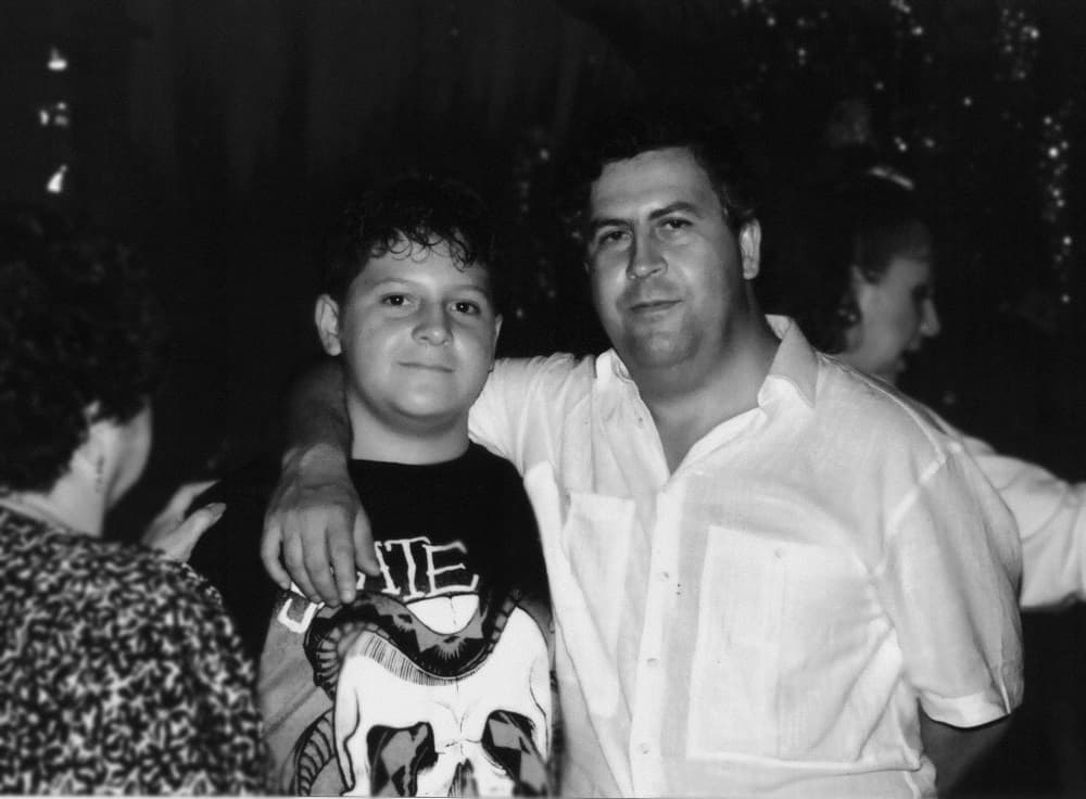 Juan Pablo Escobar, junto a su padre, Pablo Escobar