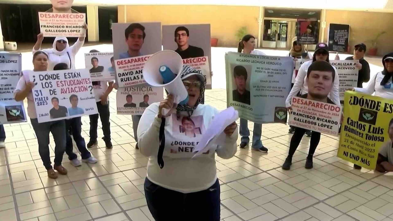 Madres buscadoras protestan por desaparecidos en Culiacán, Sinaloa