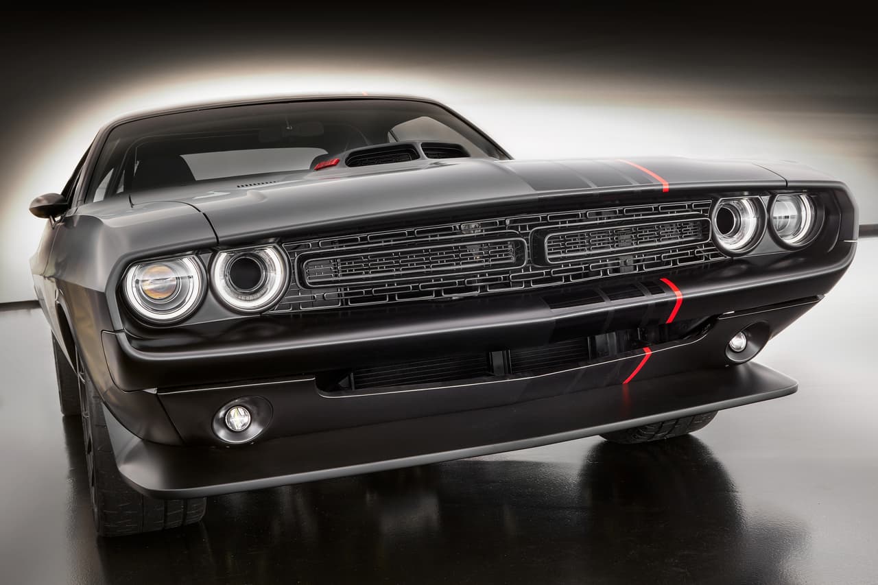 Las suspensiones, tanto delantera como trasera, son personalizadas, para hacer al Dodge Challenger Shakedown más amigable tanto con las calles como con la pista.