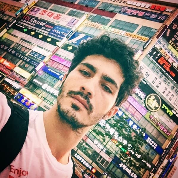 Ricardo Mario Darín, más conocido como Chino Darín, cació el 14 de enero de 1989 en San Nicolás de los Arroyos, Argentina.