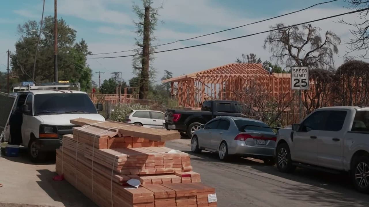 California endurece reglas contra incendios para casas en zonas de alto riesgo