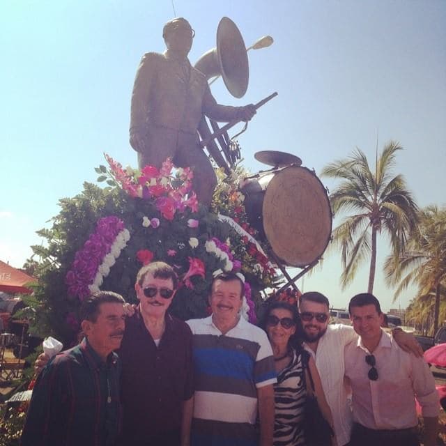 A raíz de su muerte, año con año don Cruz Lizárraga es recordado en su querido Mazatlán, Sinaloa y es un excelente motivo para que sus hijos se reúnan.