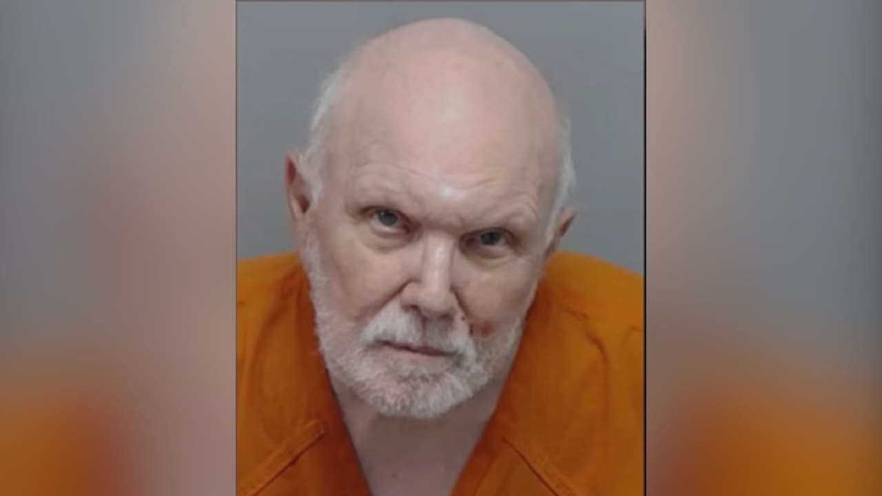 Hombre de 82 años es arrestado por apuñalar a su esposa tras “comportamiento extraño”