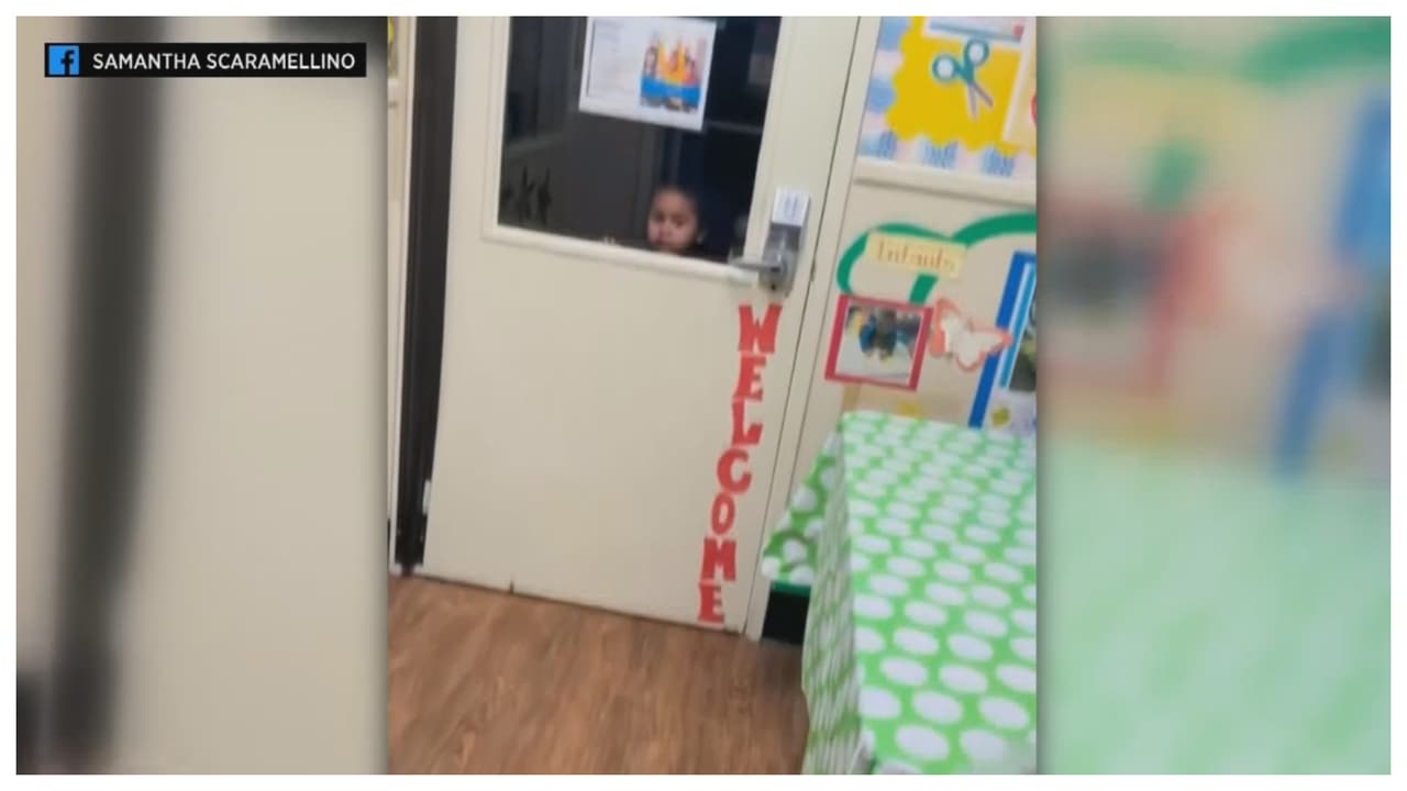 Madre encuentra a su hija de 2 años sola y encerrada a oscuras en una guardería de Florida 