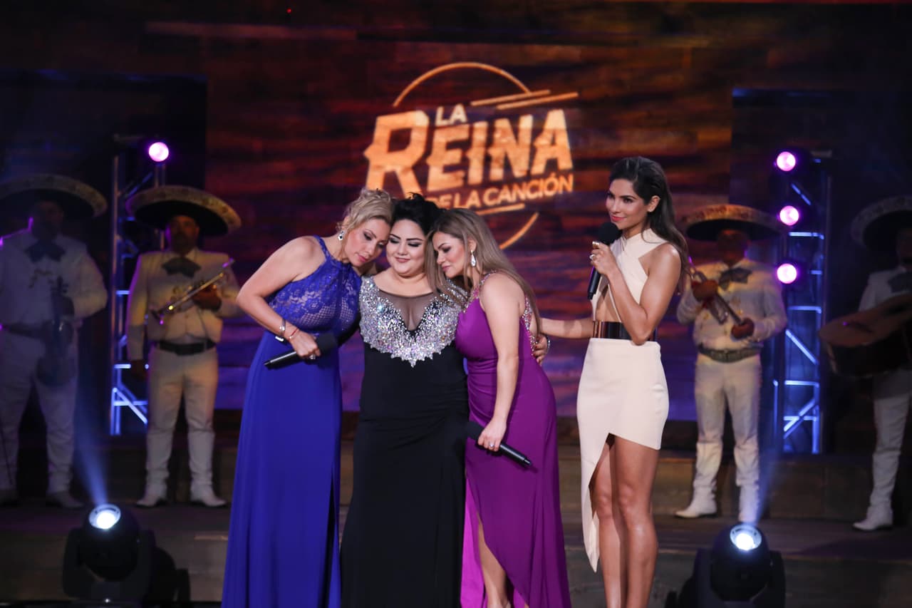<b>Semana 3:</b> Junto a sus compañeras Deyra Barrera y Beatriz Montes, Sandra tuvo que demostrar que podía trabajar en equipo y crear armonías en 
<b><a href="http://www.univision.com/shows/la-reina-de-la-cancion/sandra-deyra-y-beatriz-montes-cantaron-cucurrucucu-paloma-video">un trío musical</a></b>. Las participantes cantaron 'Cucurrucucú Paloma'.