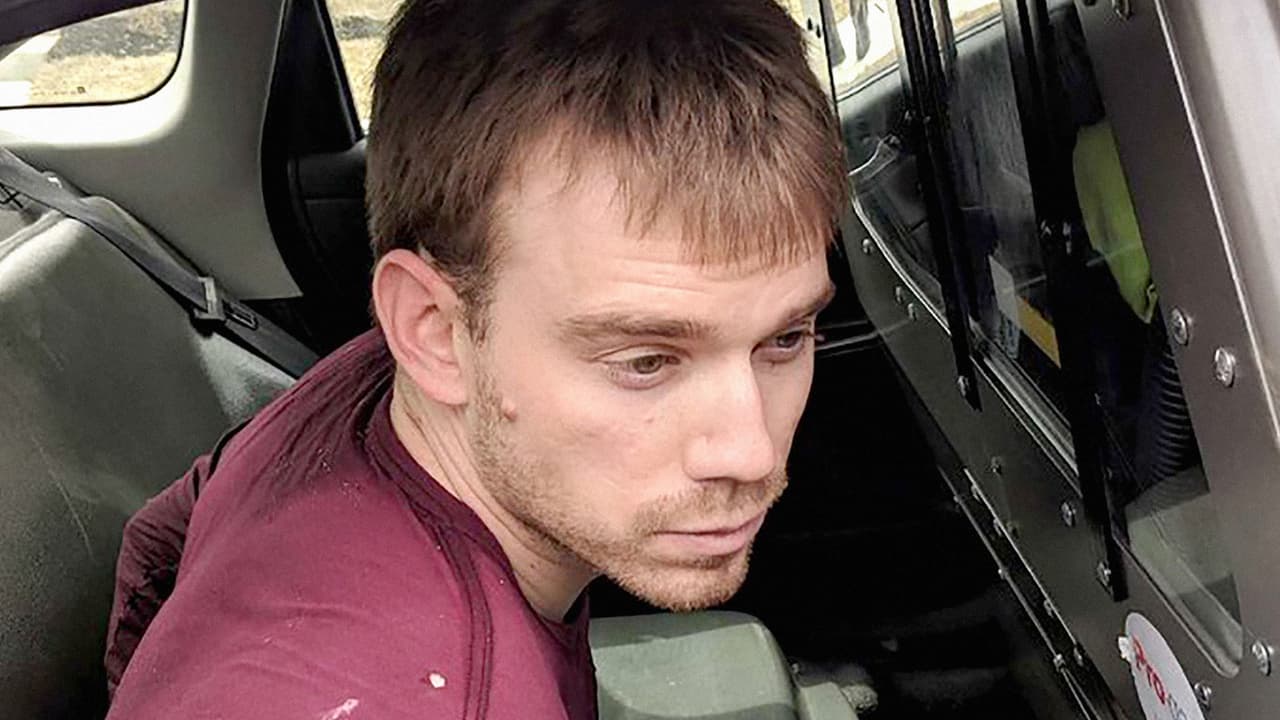 La policía de Nashville, Tennessee, anunció que logró arrestar a Travis Reinking, el joven de 29 años al que se señala como responsable de la muerte de cuatro personas que comían en un restaurante de la cadena Waffle House la madrugada del domingo.