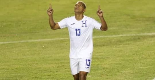 Bryan Velásquez abrió el marcador al minuto 52 y encaminó la victoria catracha.