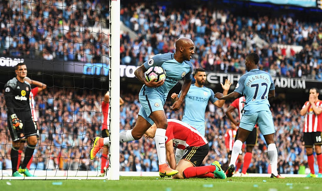 Manchester City sufre ante Sunderland y salva los 3 puntos por un autogol
