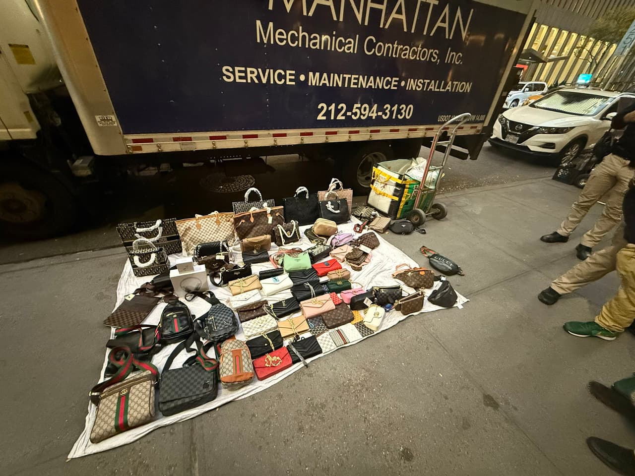 El pasado 
<b>27 de octubre se realizó un operativo en las calles de Manhattan</b>, a dos cuadras del Rockefeller center.
<br>