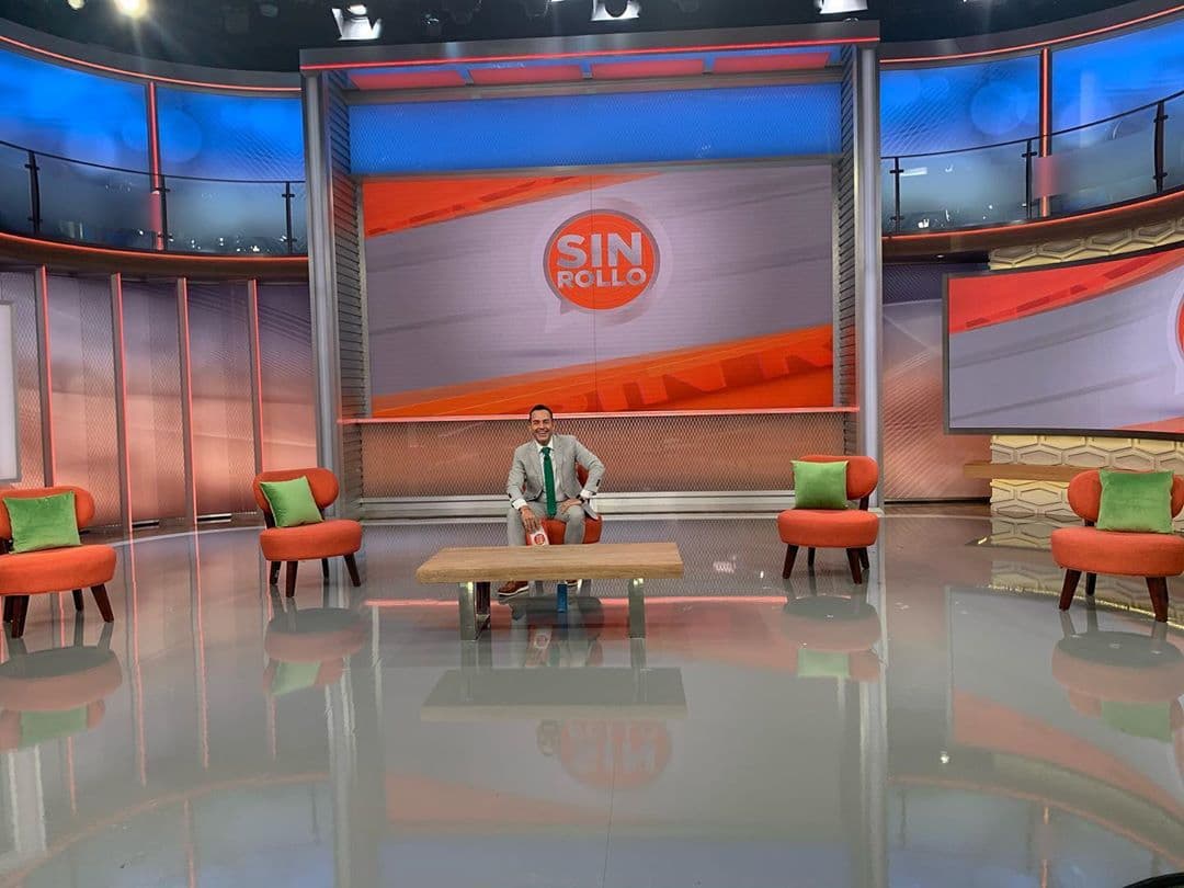 Y de regreso porque ustedes lo pidieron, Sin Rollo, con Carlitos Calderón a la cabeza.