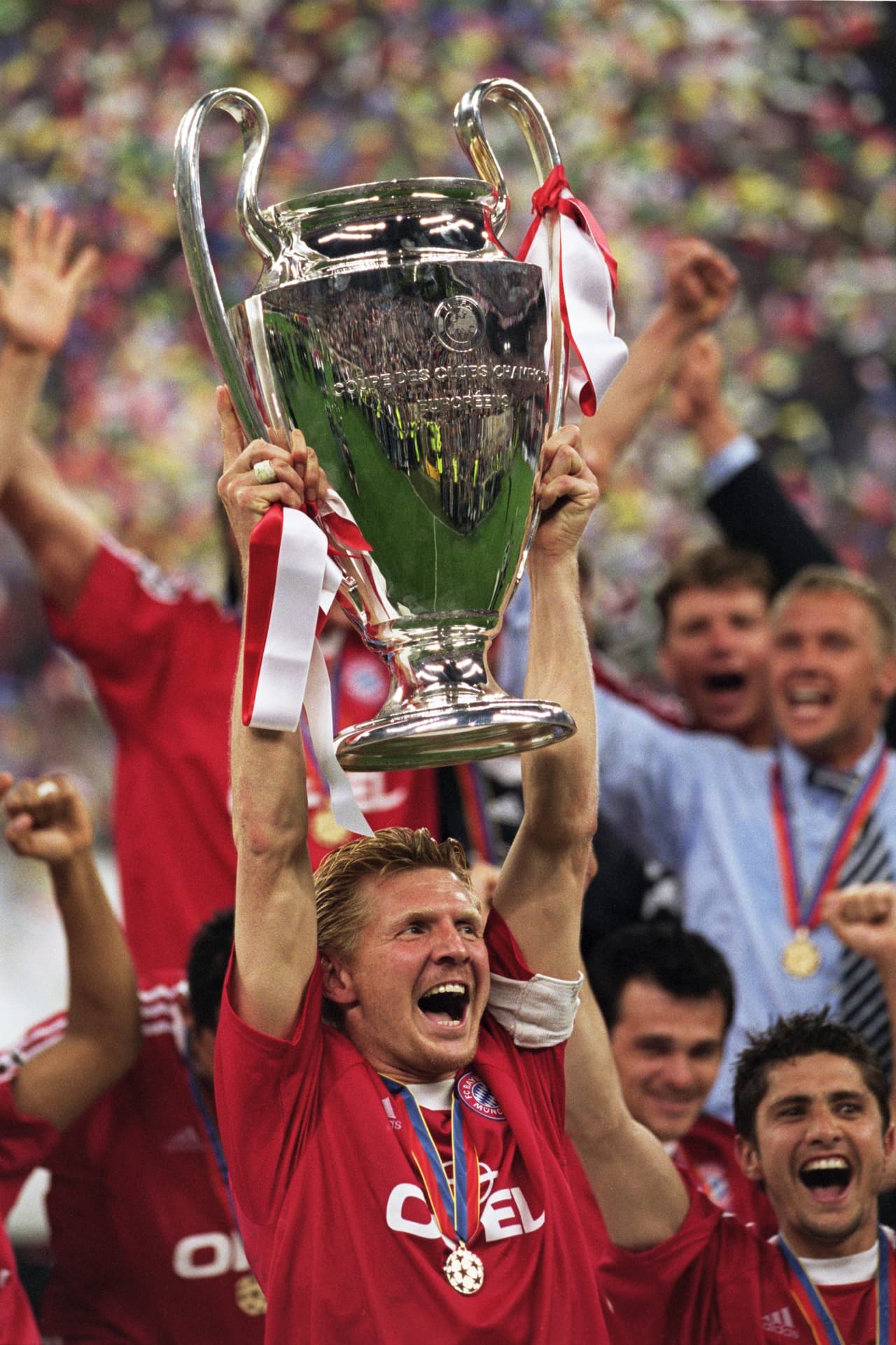 Effenberg no dudó en hacer público su desprecio a Matthaus en su autobiografía en 2003, cuando le dedicó un capítulo al jugador alemán llamado ‘Lo que Lothar Matthaus sabe de fútbol’ y seguido por una página en blanco.
<br>