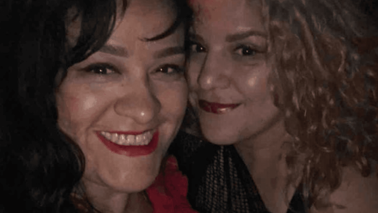 Lepe no sobrevivió a sus heridas y fue declarada muerta en el hospital, mientras que el hombre aún lucha por su vida en condición crítica.
<br>
<br>A la mujer le sobreviven sus cuatro hijos y su familia.
<br>