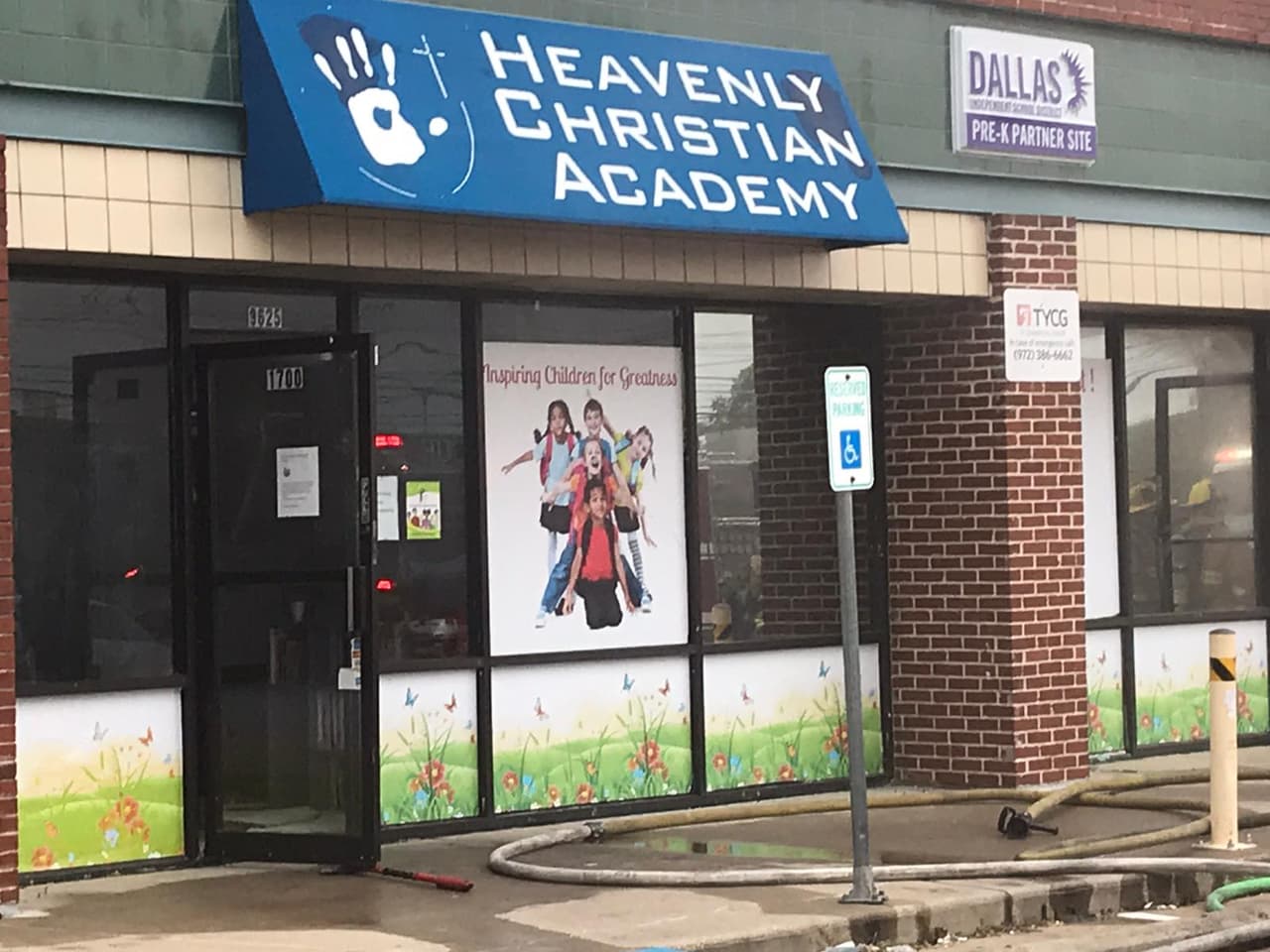 Las autoridades indicaron que las llamas fueron controladas en el lapso de una hora.
<br>