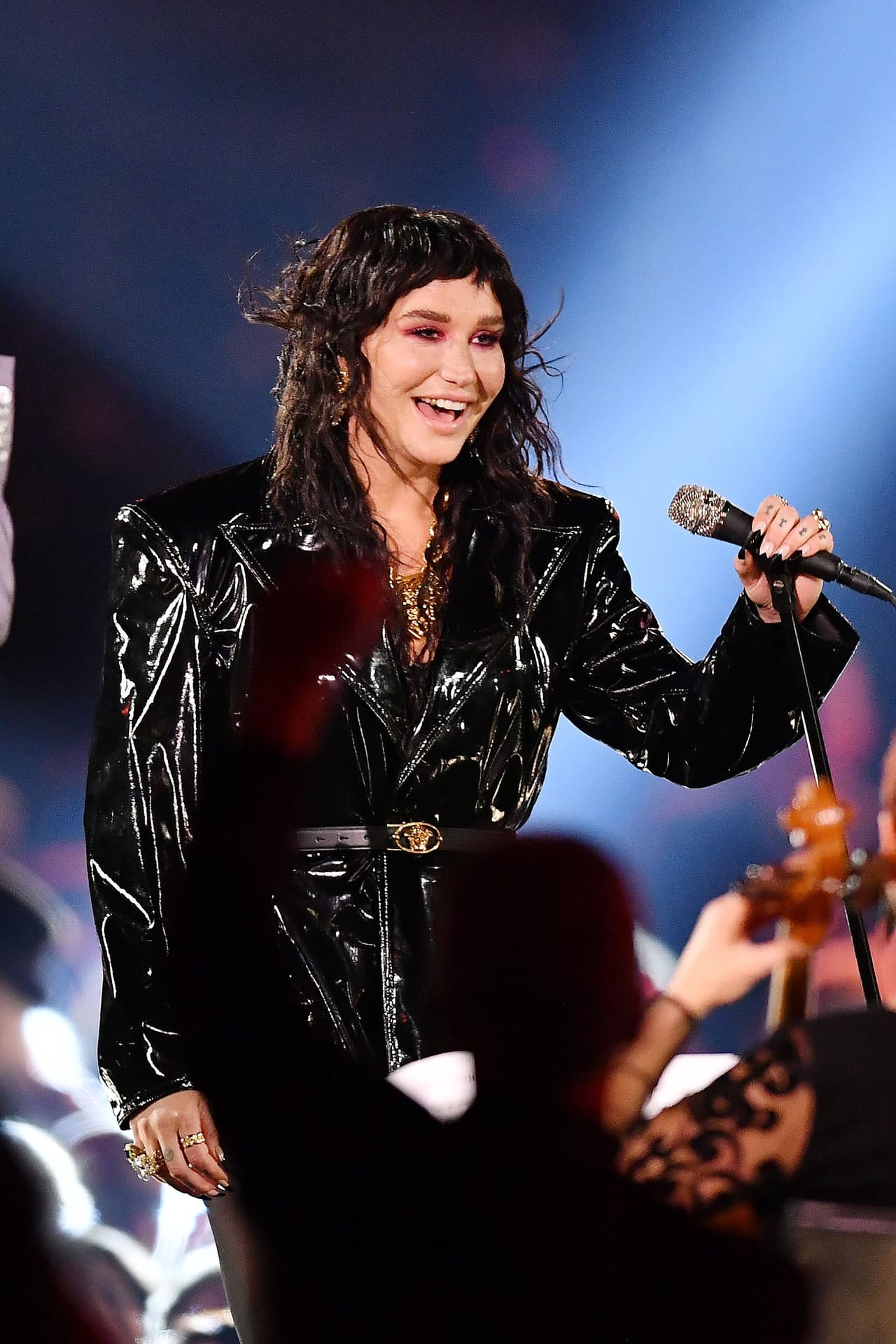 "Kesha hizo una declaración falsa a Lady Gaga sobre Gottwald que era difamatoria 'per se'. No hay evidencia alguna de que Gottwald haya violado a Katy Perry. Además, la publicación de 
<b>una declaración falsa</b> a una sola persona, aquí Lady Gaga, es suficiente para imponer responsabilidad", estableció la juez Jennifer Schecter.
<br>