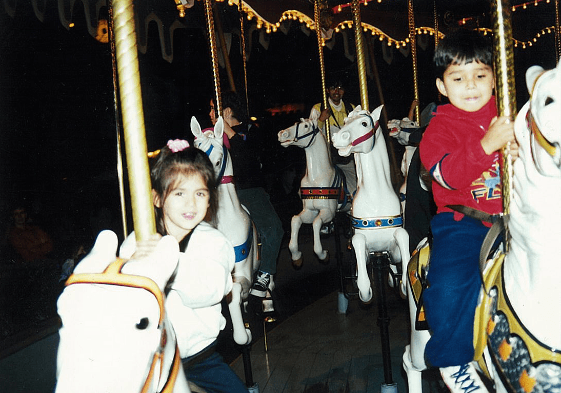 Alejandro le dijo que tenía que estar en la competencia. Este chico usa la música para expresar sus sentimientos y sentirse libre.