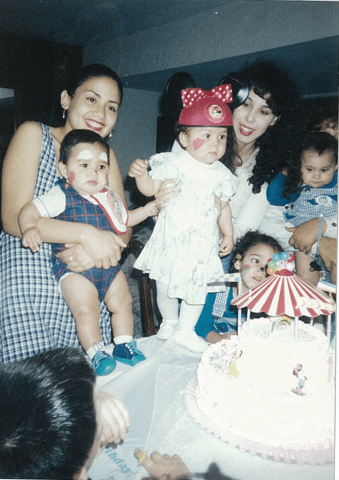 Alejandro le dijo que tenía que estar en la competencia. Este chico usa la música para expresar sus sentimientos y sentirse libre.