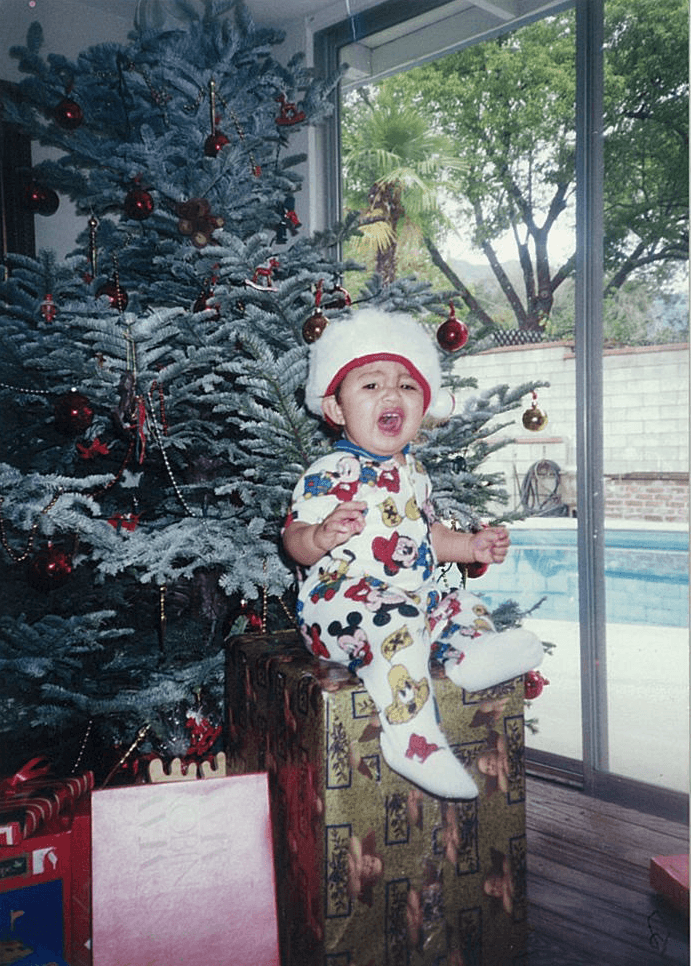 Alejandro le dijo que tenía que estar en la competencia. Este chico usa la música para expresar sus sentimientos y sentirse libre.