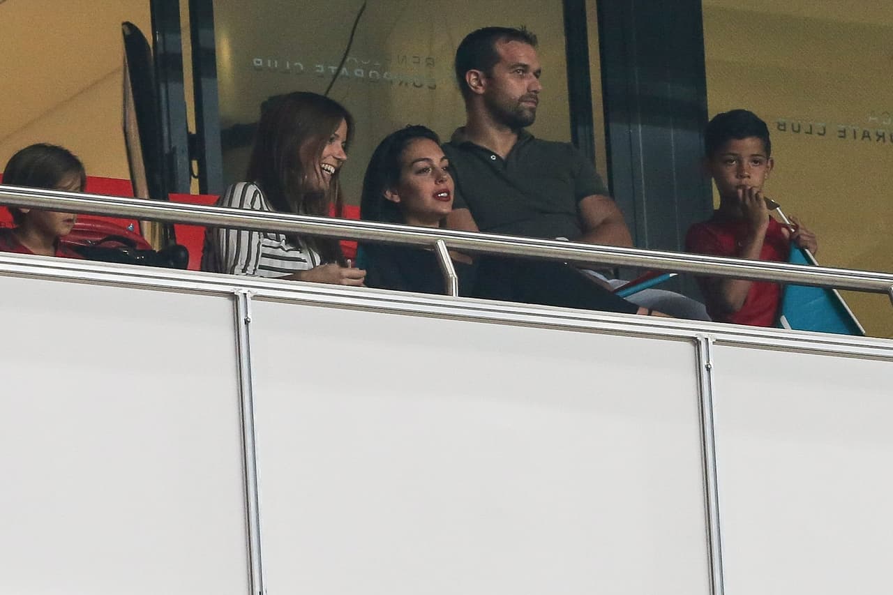 Y, como no, también la familia del crack del Real Madrid. Su novia, Georgina, su madre, su hijo mayor y su hermana.