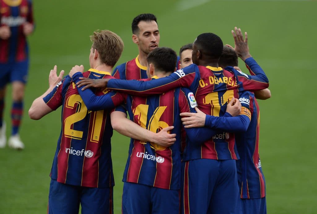 Ousmane Dembélé abrió el marcador a los 29’ de juego y Lionel Messi (85’) selló el resultado hacia la recta final del compromiso. Los blaugranas, con 53 unidades, superan momentáneamente al Real Madrid y se ponen a dos unidades del líder de la competición.