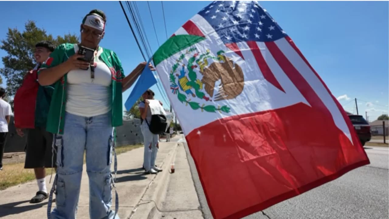 <b>La Policía de Austin difundió este martes videos de momentos previos y posteriores al incidente</b>, pero las autoridades han señalado que todavía buscan reconstruir qué ocurrió durante los minutos entre la intervención inicial de ICE y el momento en que terminó la persecución. Garcés permanece bajo custodia federal mientras continúa el proceso.