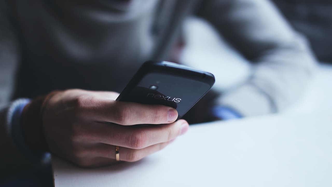 Entregó a su hijo de 12 años tras descubrir que quería dispararle a un compañero de su escuela