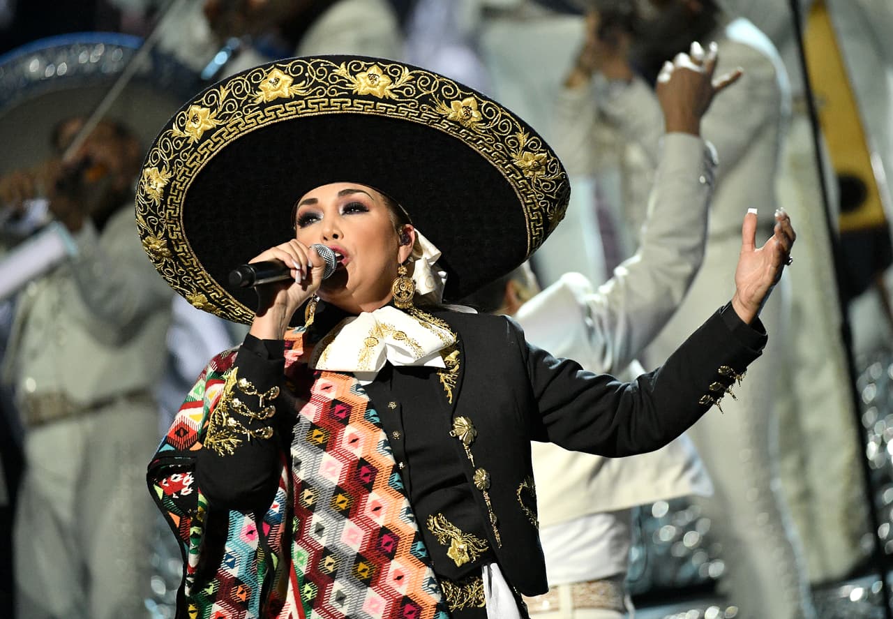 El verdadero nombre de esta cantante y actriz de origen mexicano es Aida Gabriela Cuevas Castillo.