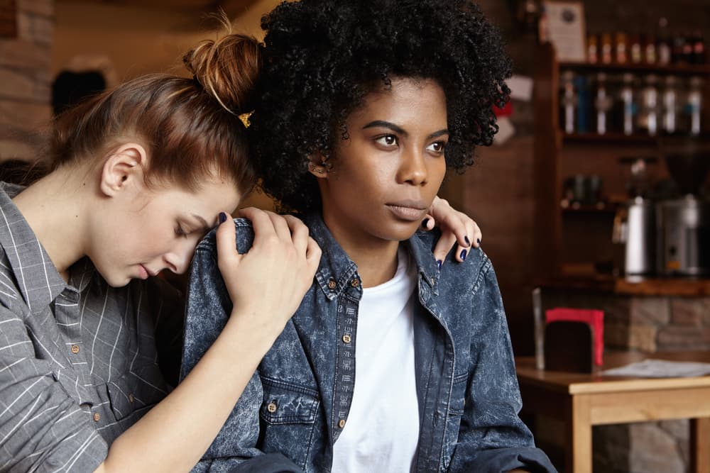 En este Mes de la Serpiente se acentúa tu compatibilidad amorosa con la Oveja
<br>
<br>
<b>Oportunidades que debes aprovechar este mes:</b> La ocasión para hacer las paces con alguien que se pudo haber herido u ofendido por una palabra mal dicha en un mal momento.
<br>
<b>Peligros que debes evitar:</b> El no reconocer un error cometido. Asumir una posición intransigente y terca frente a una situación que demanda de ti flexibilidad, comprensión y mayor tolerancia para que se aclare y arregle.