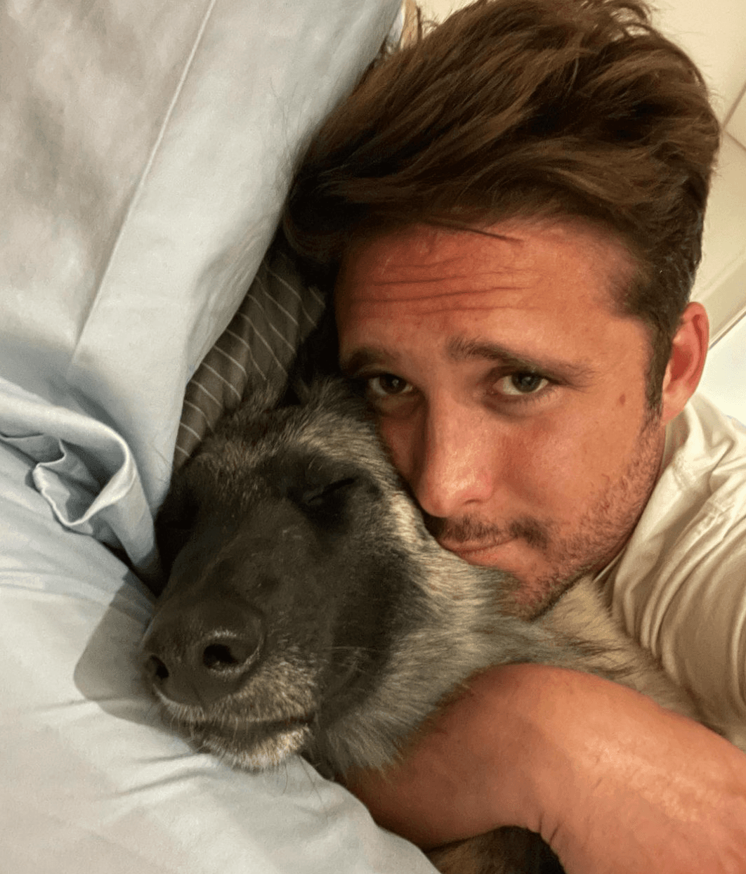 A pesar de que Boneta es muy reservado con su vida personal, se le han conocido varias novias, como Michelle Salas (hija de ‘El Sol de México’), la modelo Virginia Verstraeten, la actriz Mayte Rodríguez y finalmente 
<a href="https://www.univision.com/famosos/renata-notni-diego-boneta-novio-mensaje-cumpleanos">Renata Notni</a>.