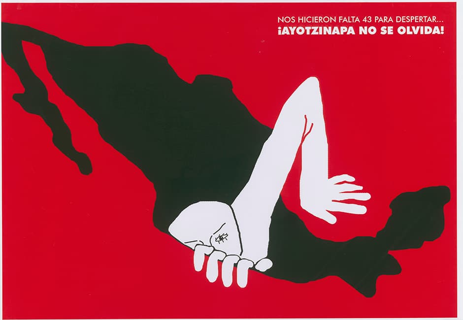 La exhibición "Ayotzinapa: un rugido de silencio" honra a los 43 estudiantes desaparecidos en 2014 en México.