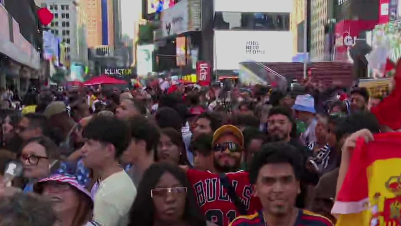 España conquista el Mundial 2026 y aficionados celebran el título en Times Square