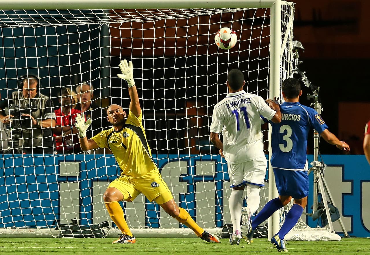 Sin embargo, aquel tiempo bastó para dejar alrededor de cuatro mil muertos y más de 15 mil heridos, además 130 mil salvadoreños que residían en Honduras debieron volver a su nación.