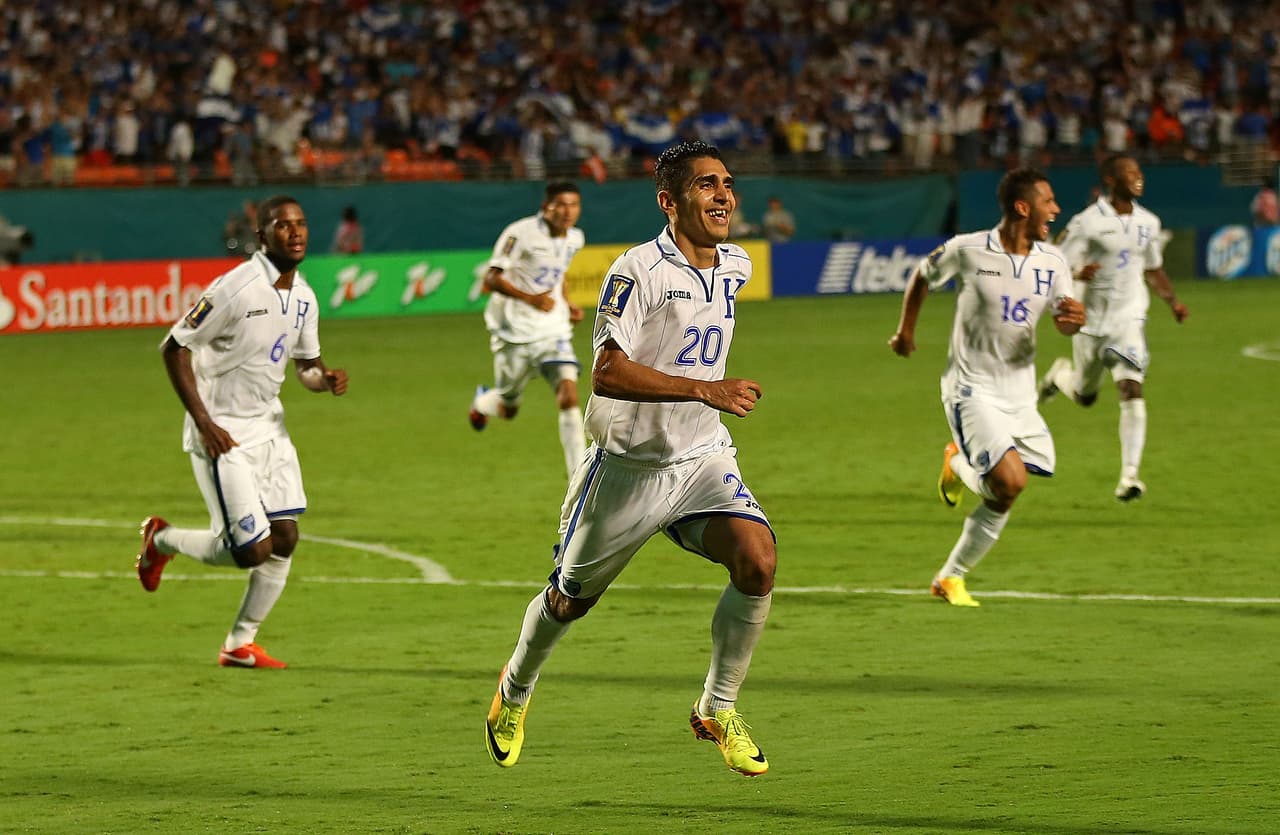 Un par de semanas más tarde, el mismo día del tercer partido, El Salvador rompió formalmente las relaciones diplomáticas con Honduras y llamó a la unidad nacional y a formar milicias.