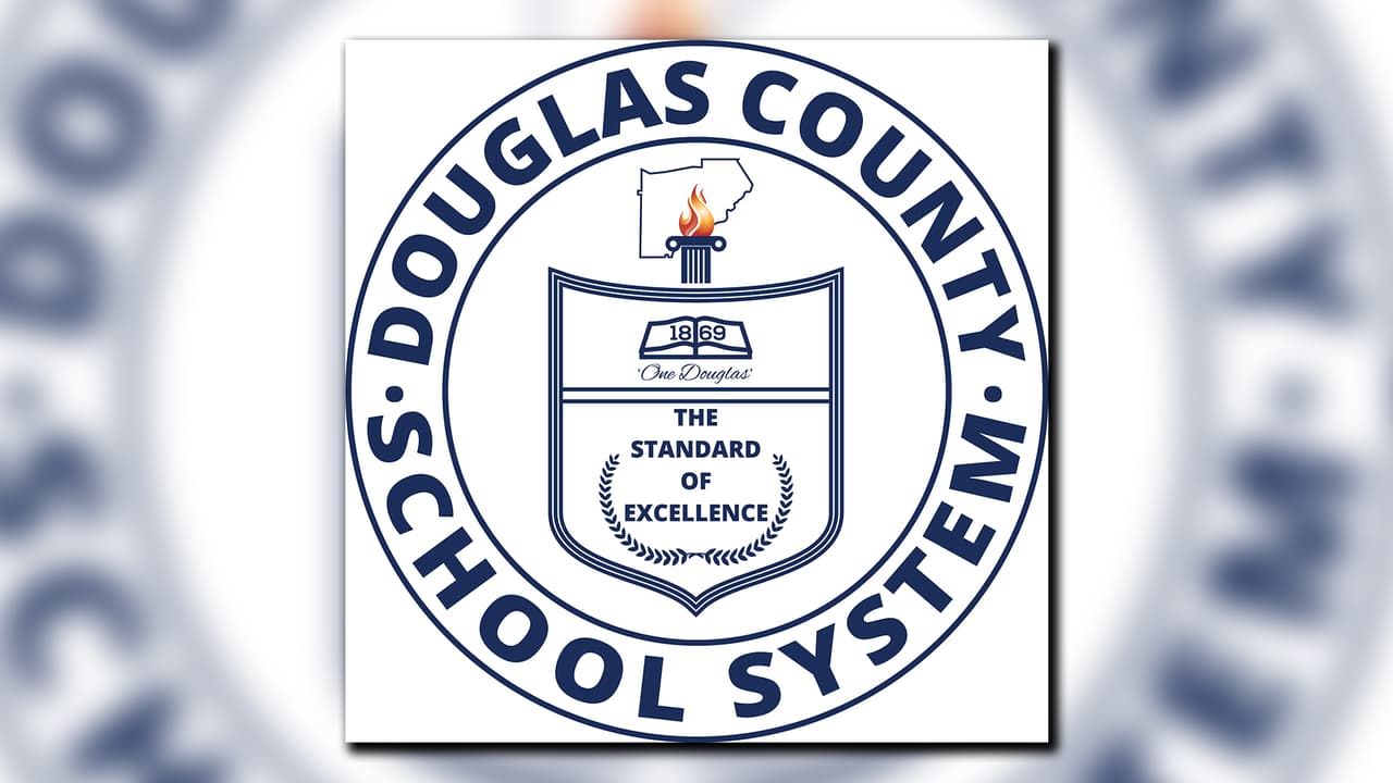 El Sistema Escolar del Condado de Douglas dijo que ofrecerá tres opciones de aprendizaje para el próximo año escolar, que comenzará el 10 de agosto.
<br>Las tres opciones son:
<br>
<ul>
<li>Aprendizaje tradicional en el aula; </li>
<li>Aprendizaje digital basado en la escuela (SBDL); y </li>
<li>Academia FLEX </li>
</ul>