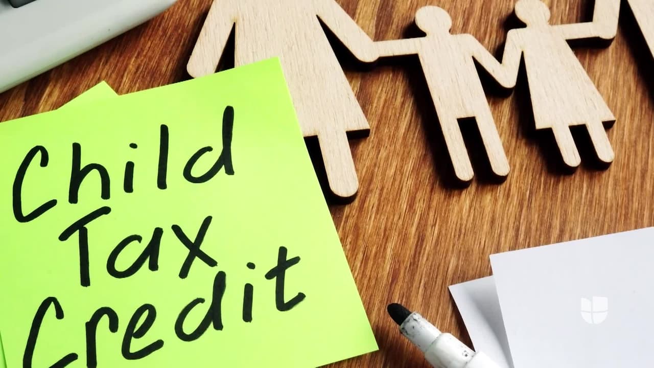 <b>¿Cuándo comenzarán a enviar los pagos?</b>
<br>
<br>El 
<a href="https://www.univision.com/local/miami-wltv/el-irs-enviara-los-pagos-de-credito-de-hasta-3-600-por-hijo-a-partir-del-proximo-verano-video">Servicio de Rentas Internas</a> (IRS) ha dicho que a partir de julio, y sin demoras, su agencia comenzará a enviar 
<a href="https://www.univision.com/local/nueva-york-wxtv/que-es-el-credito-tributario-hasta-3-600-paquete-de-estimulo">estos pagos mensuales</a>, como parte del crédito tributario por hijo.