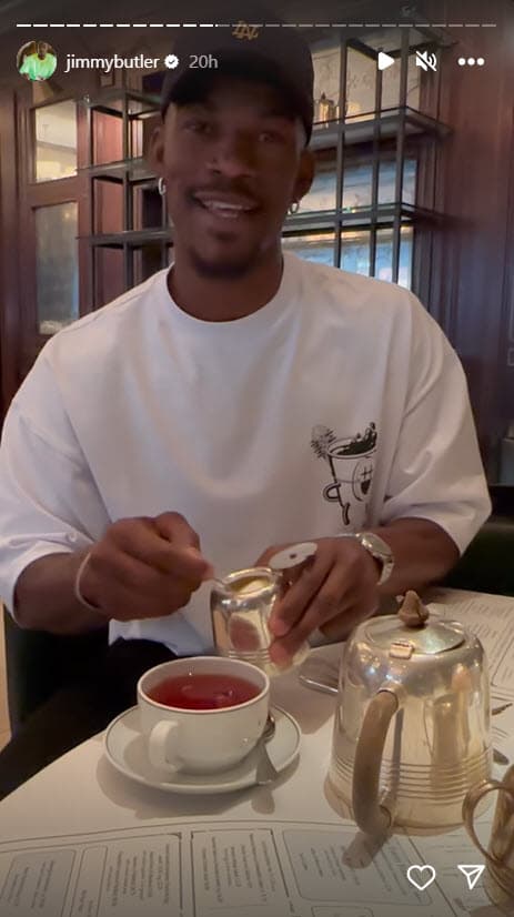 Según testigos, la cantante y el deportista cenaron "sushi" que acompañaron con cócteles y se dejaron ver "muy cómodos" durante la velada.
<br>