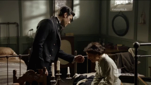 Él le ofreció su apoyo, pues Belén no sabe a dónde ir.