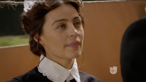 Ella no pudo contenerse y besó a Andrés.