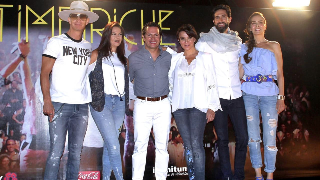 Timbiriche aclara la rivalidad entre Thalía y Paulina Rubio y el supuesto embarazo de La Chica Dorada