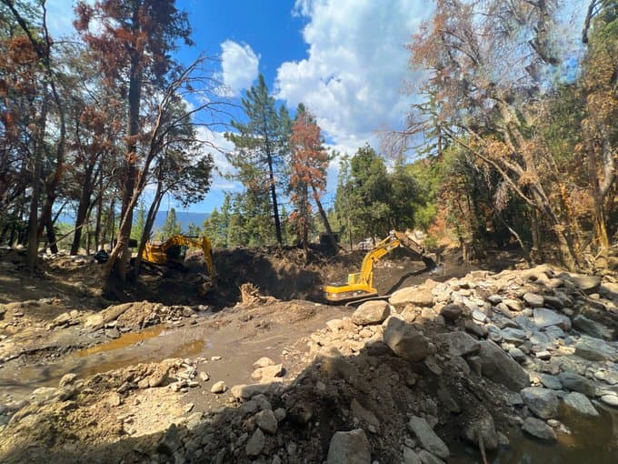 Para quienes buscan llegar a Blythe o AZ, se recomienda tomar la ruta SR86/111 hasta la I-8, desde la autopista 10 o la I-15 hasta la autopista I-40 hacia Needles.