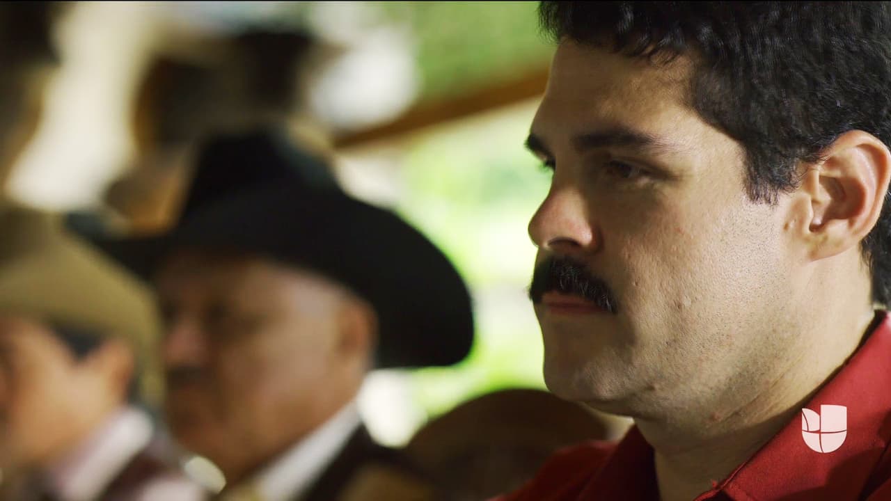 From that moment on, their lives got connected. When Cardinal Posadas Ocampo was murdered, ‘
<b>Don Sol</b>’ had to decide 
<b>Guzmán Loera’s</b> fate.