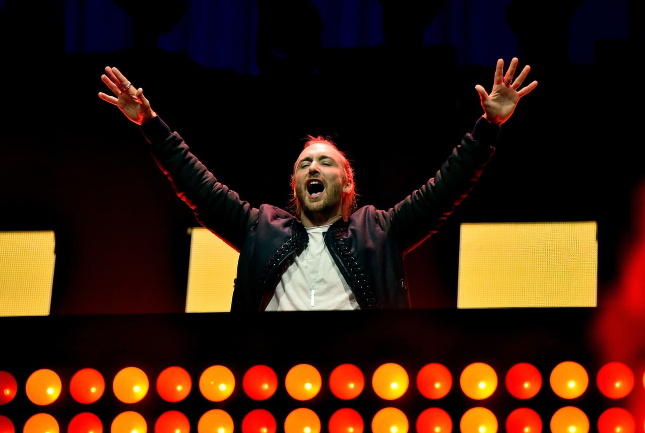 El DJ enloqueció a los fans al ritmo de sus poderoso beats.