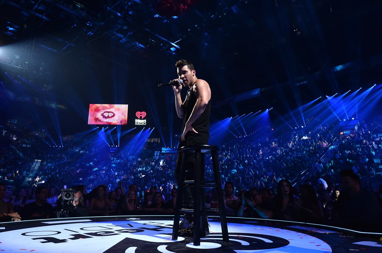 Uno de los temas que pusieron a vibrar a las fans fue 'Lucky One'.