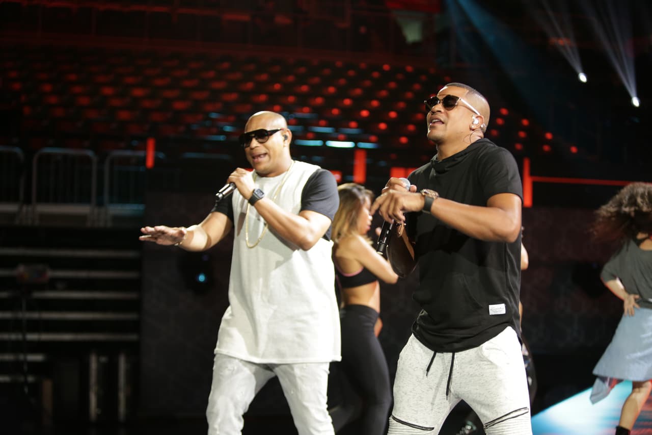 Los chicos de Gente de Zona han estado muy ocupados en los ensayos desde que llegaron a Miami.