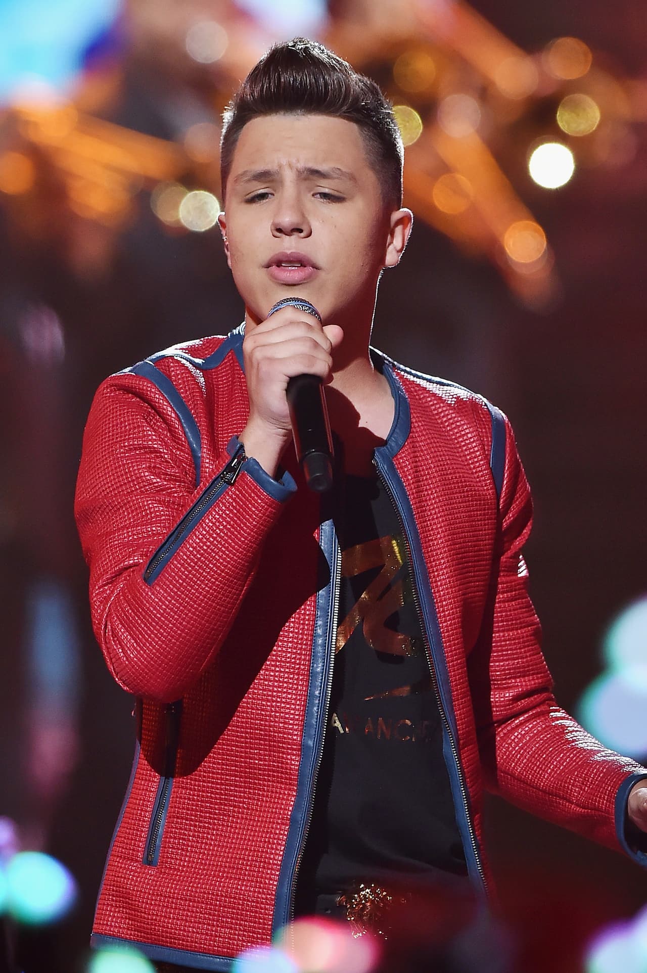 Para suerte de Jonatan, Noel Torres lo invitó a hacer un dueto con él en Sacramento.