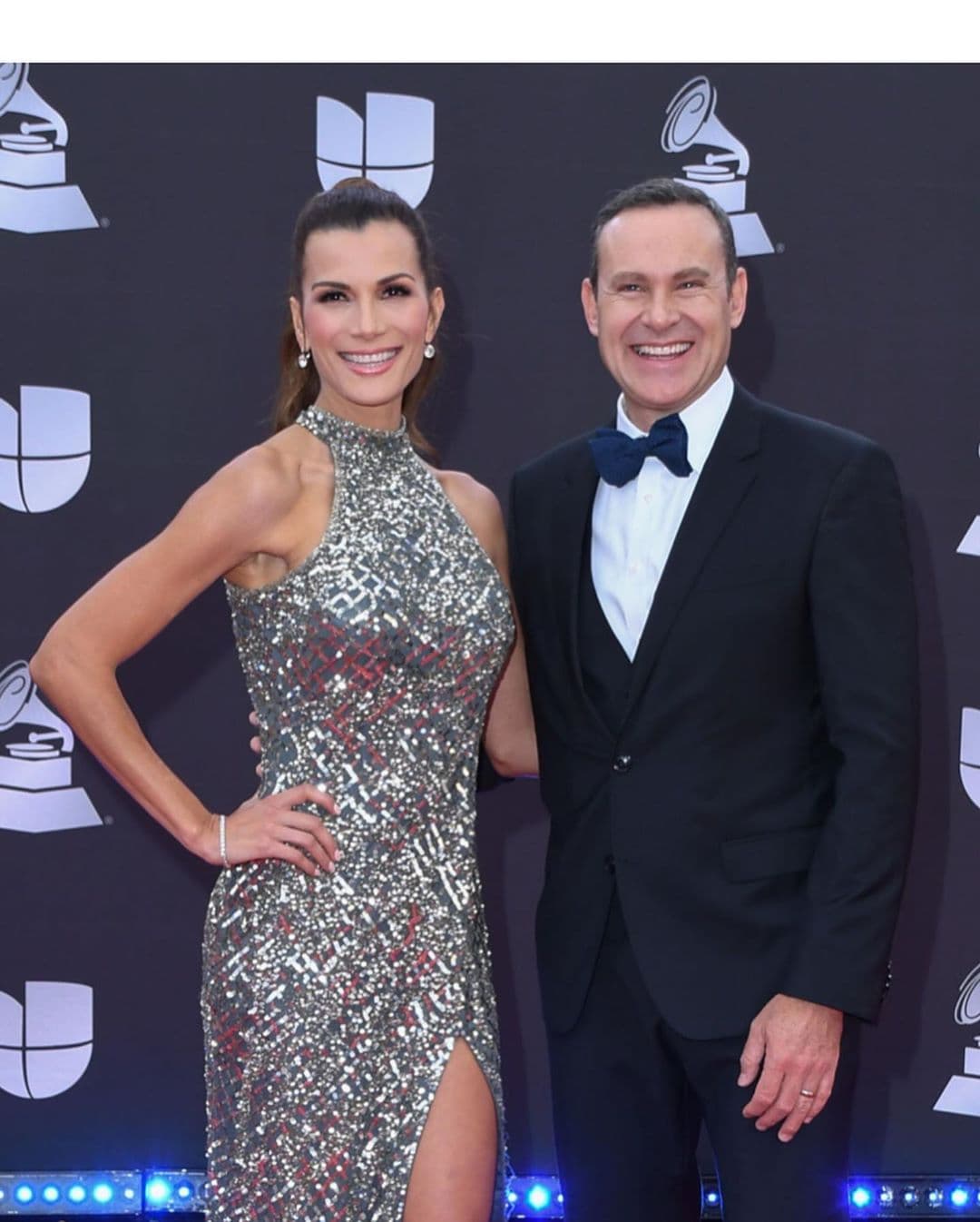 El pasado 14 de noviembre, Alan Tacher y su esposa Cristy Bernal asistieron a la vigésima entrega de los premios 
<a href="https://www.univision.com/shows/latin-grammy" target="_blank">Latin GRAMMY</a>.