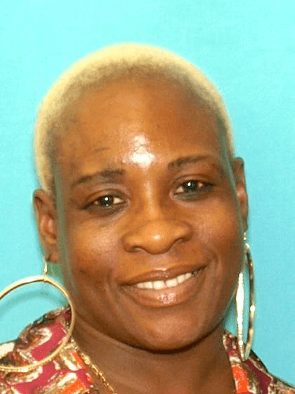 <a href="https://www.dea.gov/fugitives/andrea-sherrell-underwood" target="_blank">Andrea Sherrell Underwood</a>, de 40 años. También conocida como "Brianna Johnson, Trapp Lawyne, Andrea Trapp". Es buscada por conspiración para distribuir y poseer con intención de distribuir sustancias controladas.